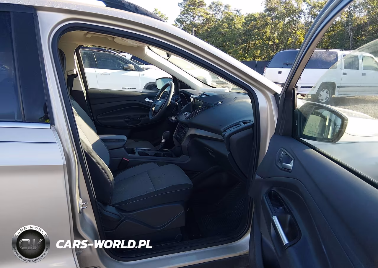 2017 Ford Escape Se VIN:1FMCU9GD8HUB00104 - 5