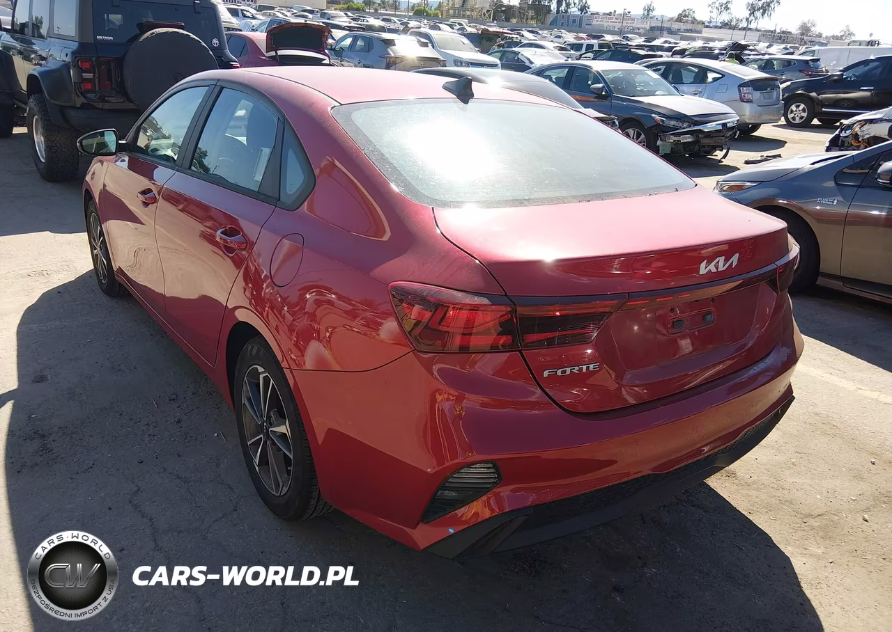 2023 Kia Forte Lxs VIN:3KPF24AD5PE683215 - 3