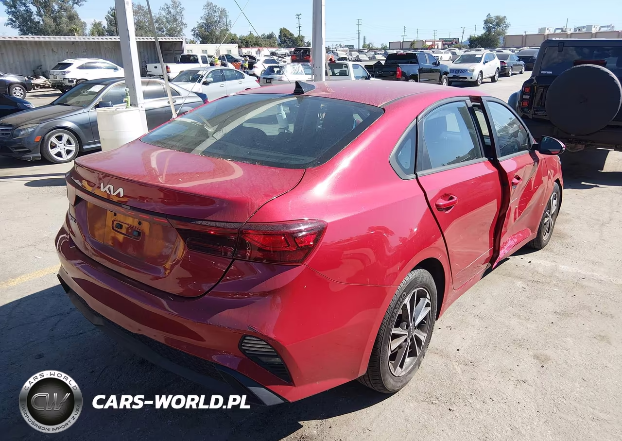 2023 Kia Forte Lxs VIN:3KPF24AD5PE683215 - 4