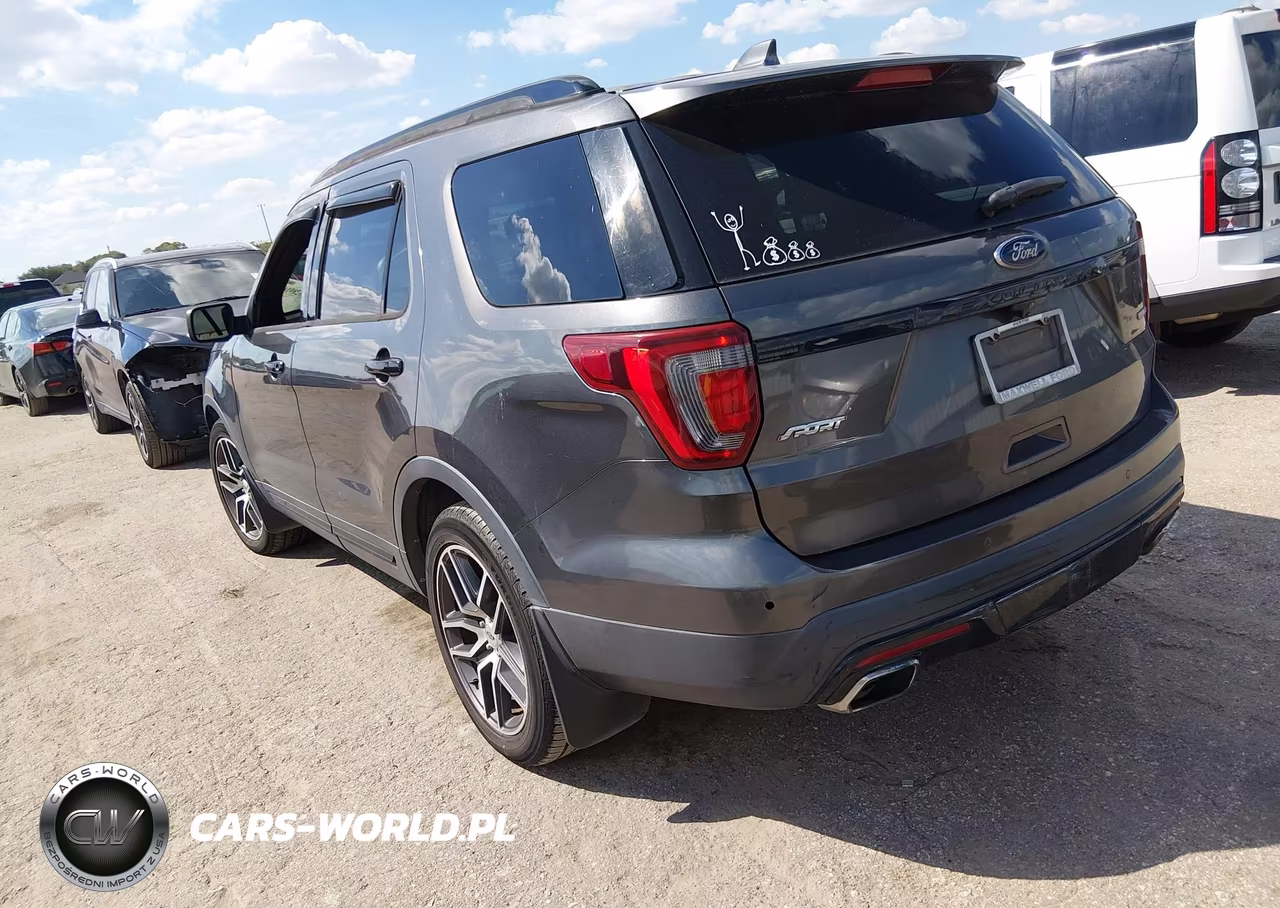 2016 Ford Explorer Sport VIN:1FM5K8GT2GGC69662 - 3