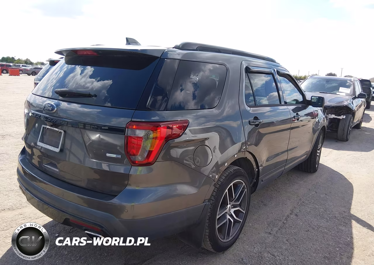 2016 Ford Explorer Sport VIN:1FM5K8GT2GGC69662 - 4