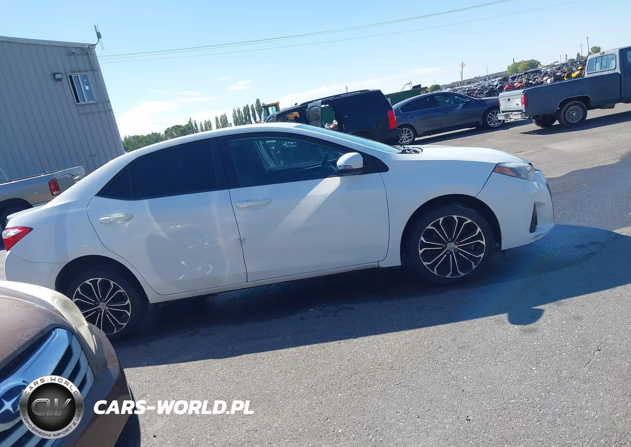 2015 Toyota Corolla S Plus VIN:5YFBURHE0FP268210 - 13