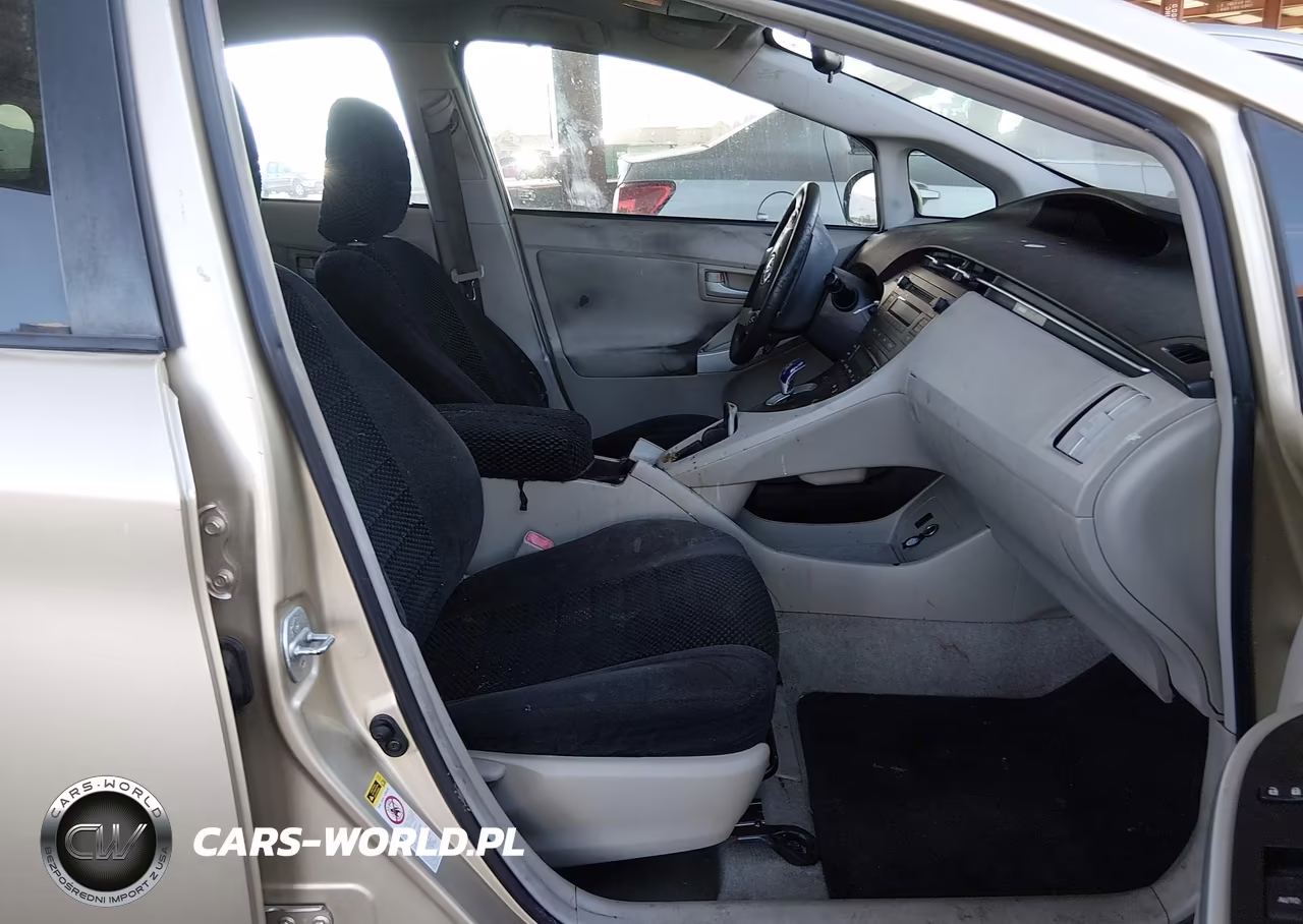 2011 Toyota Prius Two VIN:JTDKN3DU2B1379458 - 5