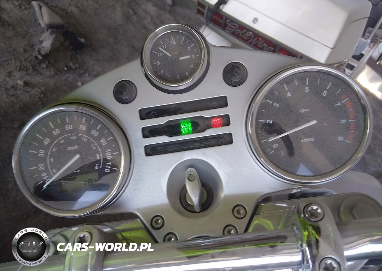 2004 BMW R1200 C Montauk VIN:WB10319A84ZJ95630 - 16