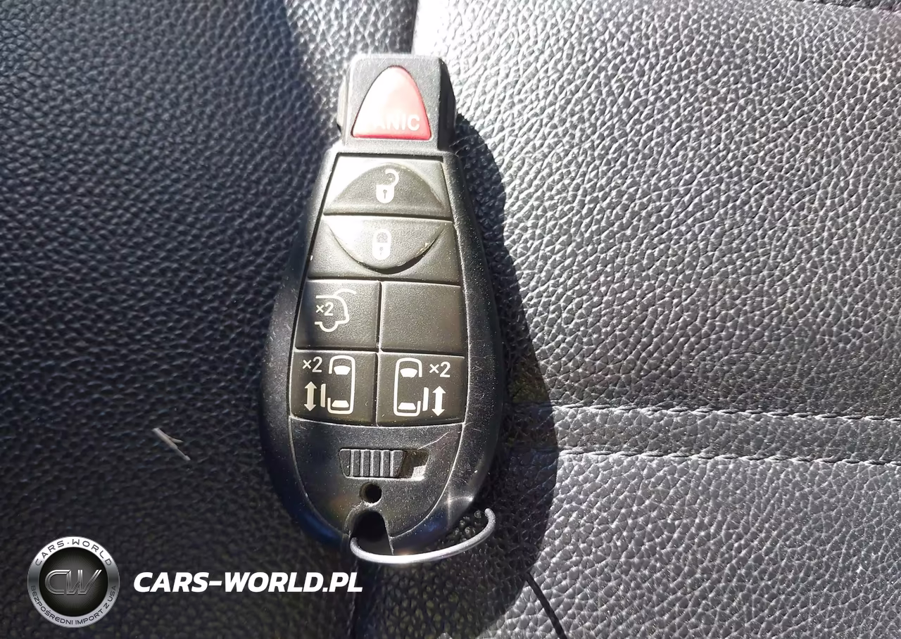 2015 Chrysler Town & Country Touring VIN:2C4RC1BG7FR706900 - 11