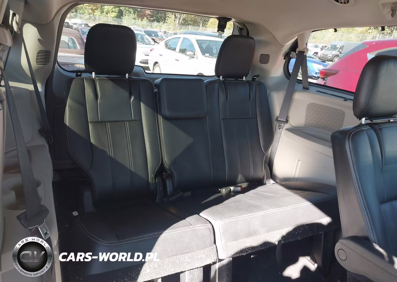 2015 Chrysler Town & Country Touring VIN:2C4RC1BG7FR706900 - 12