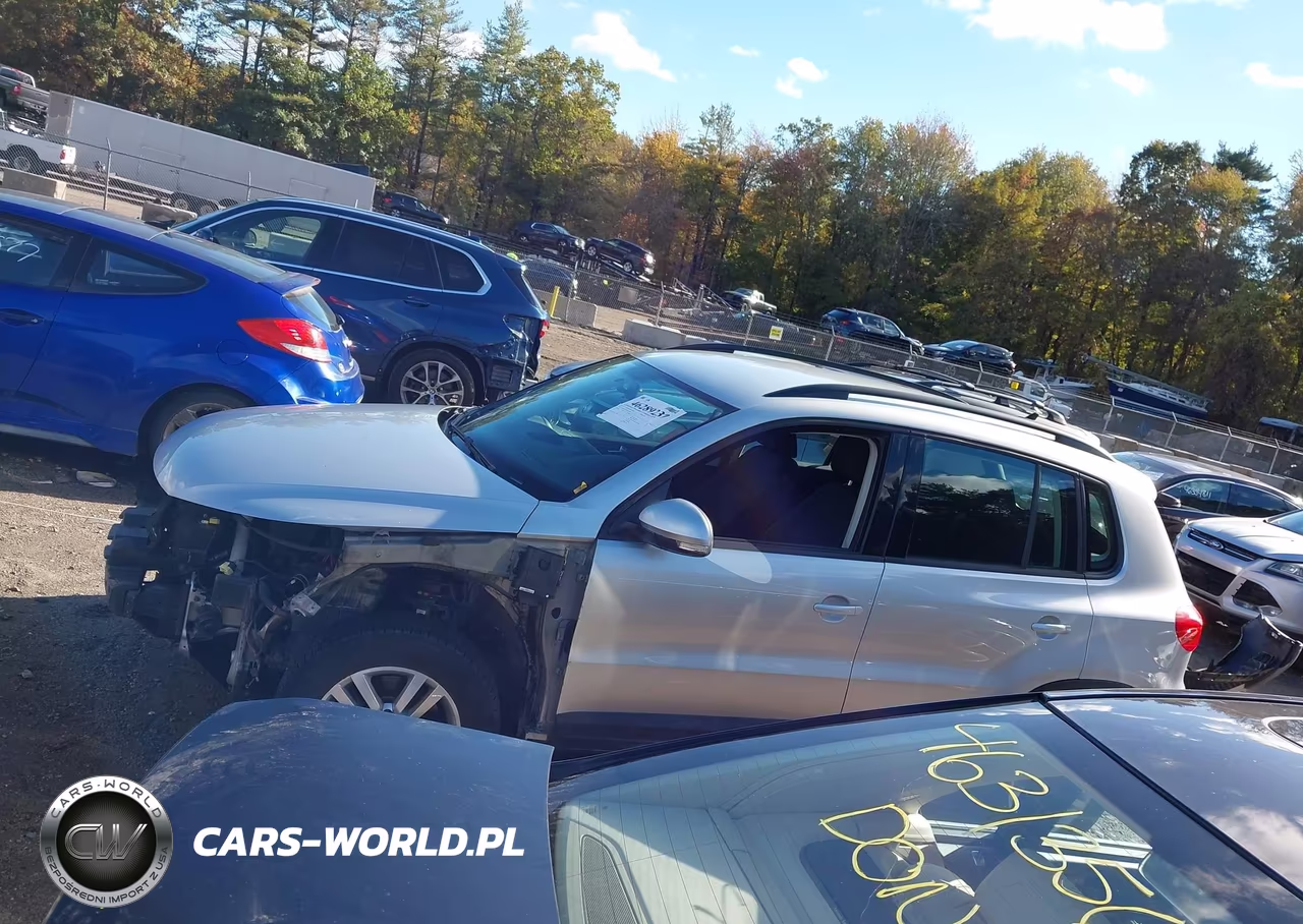 2015 Volkswagen Tiguan S VIN:WVGAV7AX0FW501885 - 14