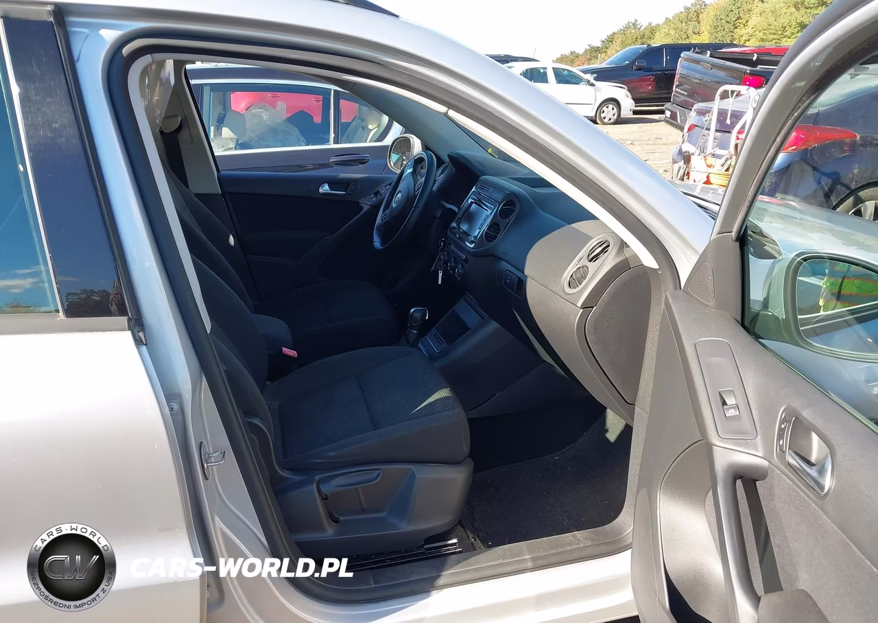 2015 Volkswagen Tiguan S VIN:WVGAV7AX0FW501885 - 5