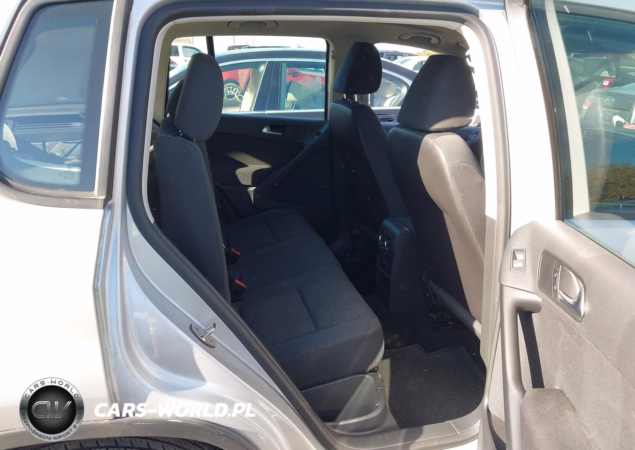 2015 Volkswagen Tiguan S VIN:WVGAV7AX0FW501885 - 8