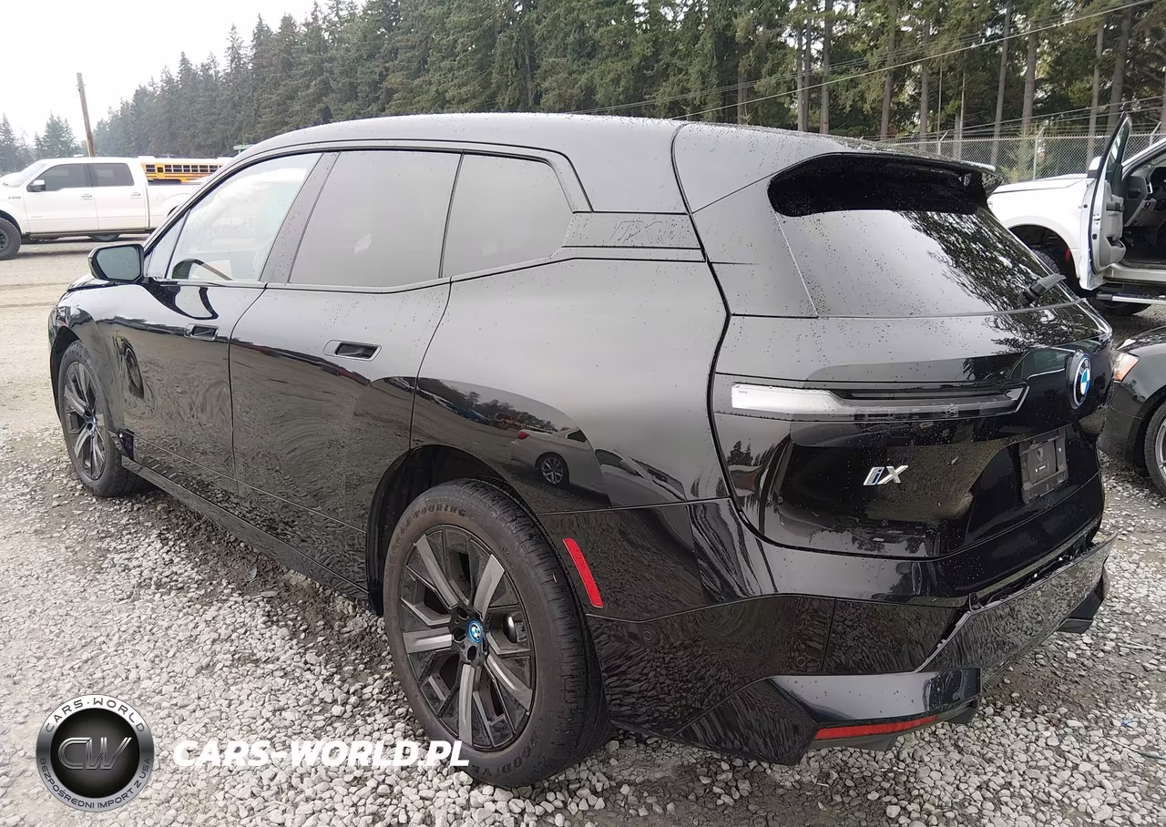 2025 BMW Ix xDrive50 VIN:WB523CF0XSCT60737 - 3
