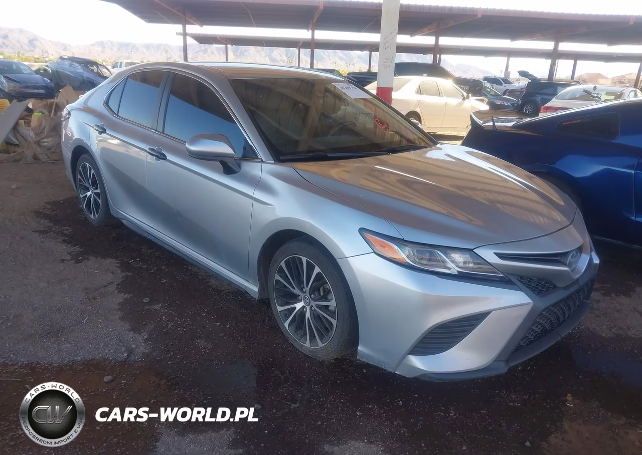 2018 Toyota Camry Se – zdjęcie 1 z 15