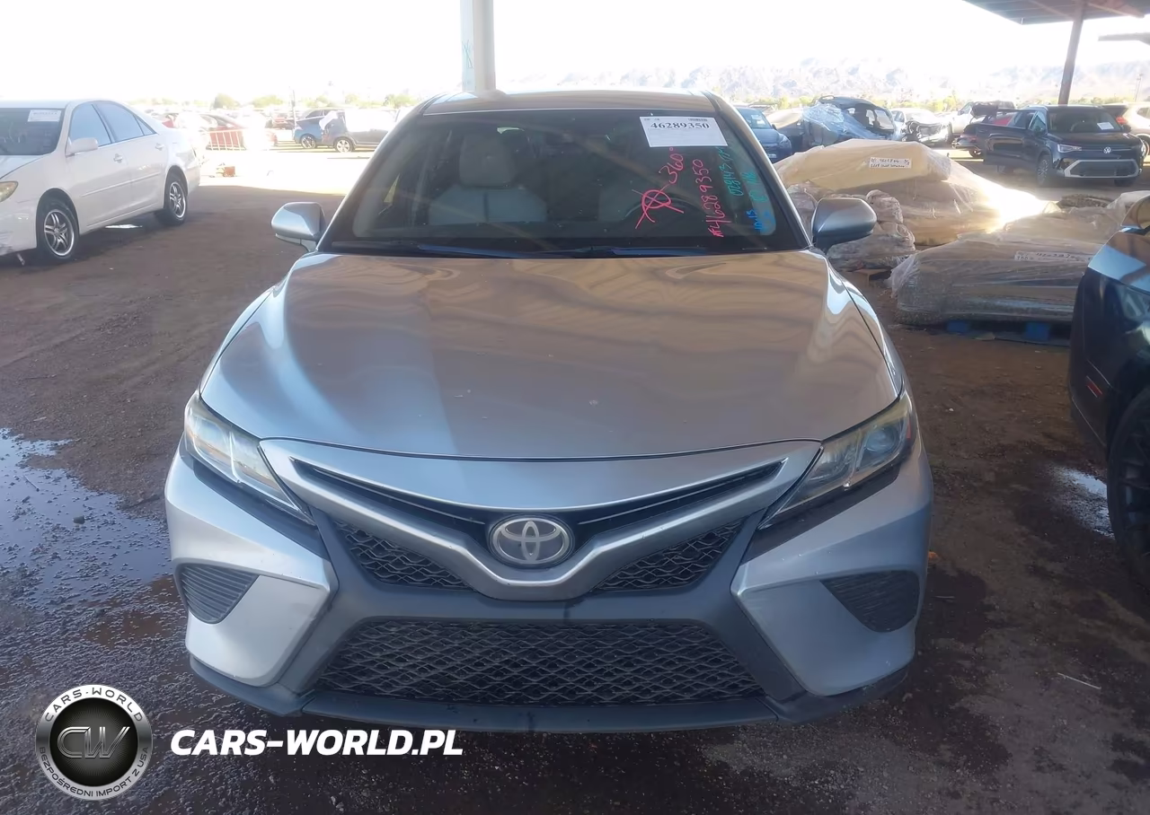 2018 Toyota Camry Se VIN:4T1B11HK7JU028143 - 11