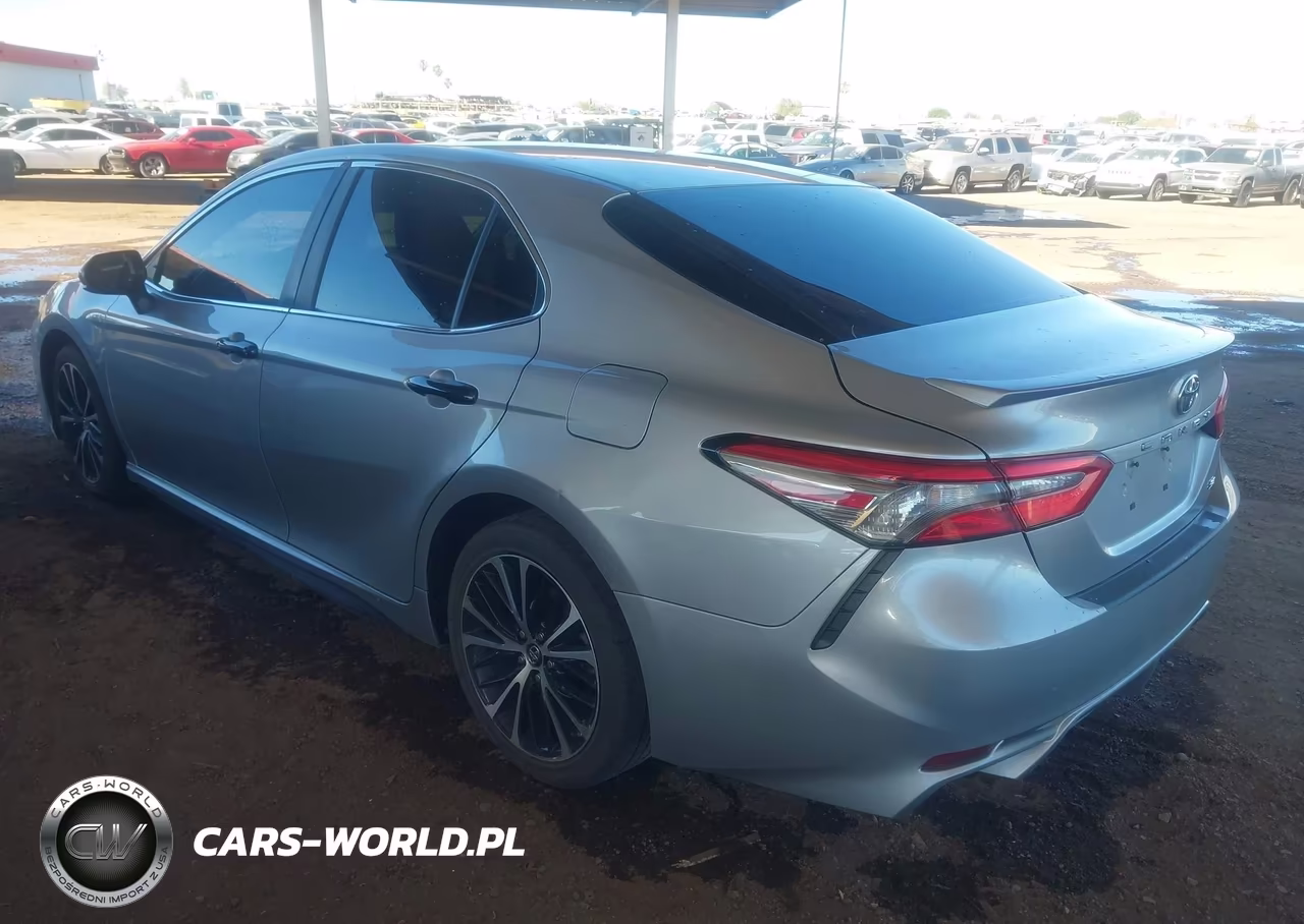 2018 Toyota Camry Se VIN:4T1B11HK7JU028143 - 3