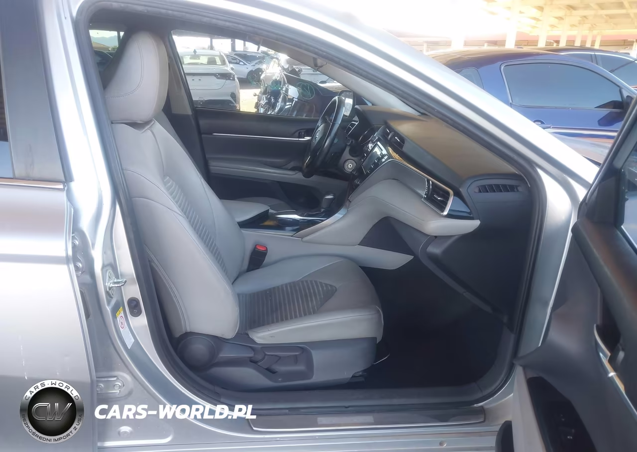 2018 Toyota Camry Se VIN:4T1B11HK7JU028143 - 5