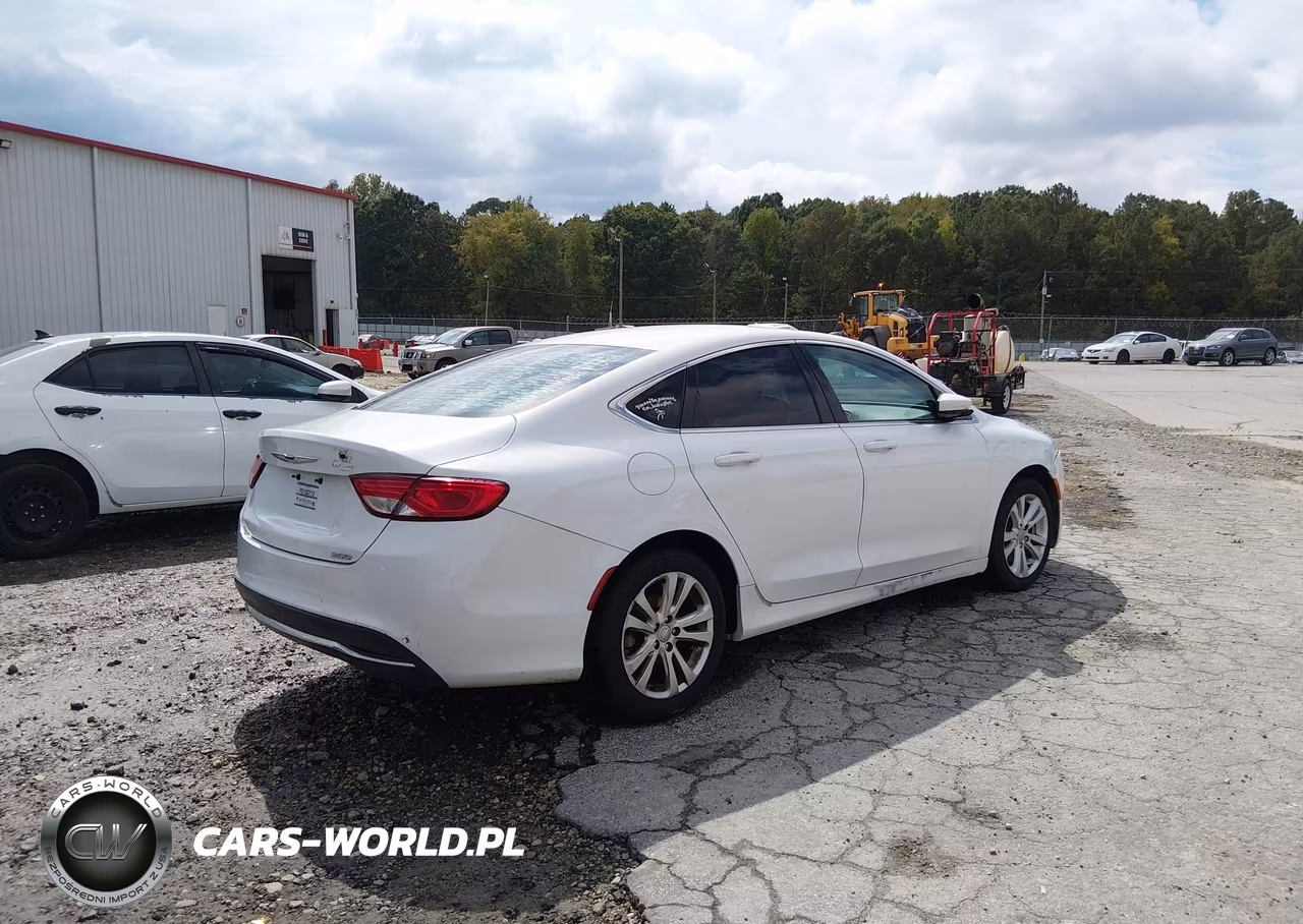 2015 Chrysler 200 Limited VIN:1C3CCCAB8FN528410 - 4