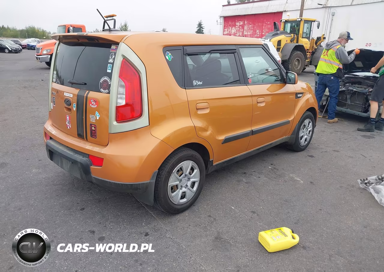 2010 Kia Soul + VIN:KNDJT2A22A7102044 - 4