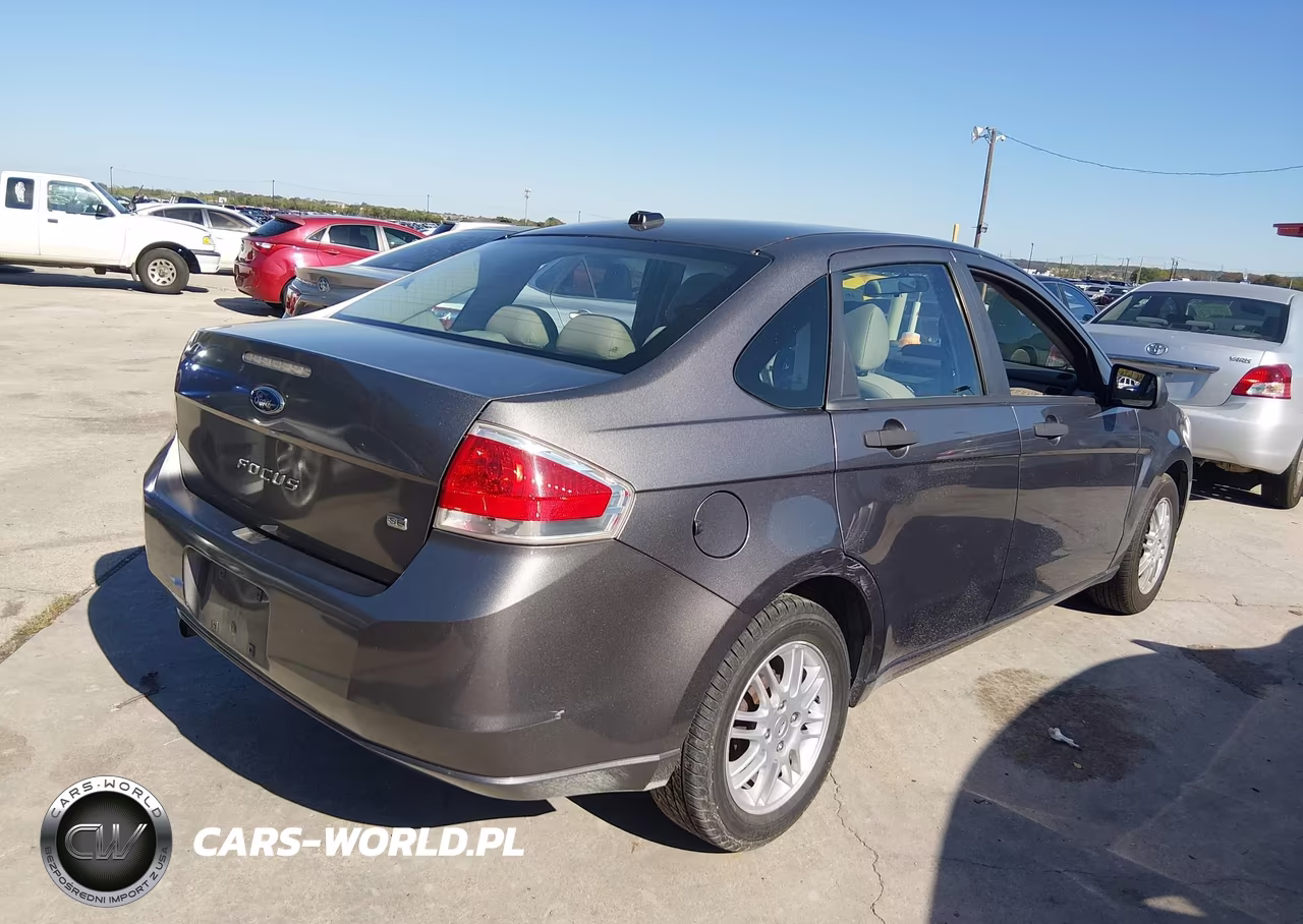 2011 Ford Focus Se VIN:1FAHP3FN6BW133855 - 4