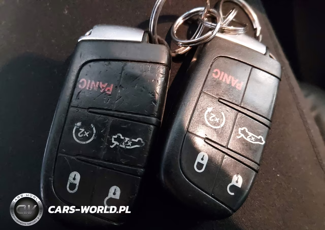 2014 Chrysler 300 300S VIN:2C3CCABG0EH355195 - 11