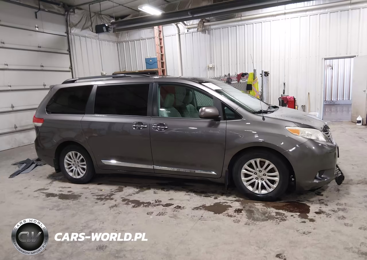 2013 Toyota Sienna Xle V6 8 Passenger VIN:5TDYK3DCXDS334073 - 13