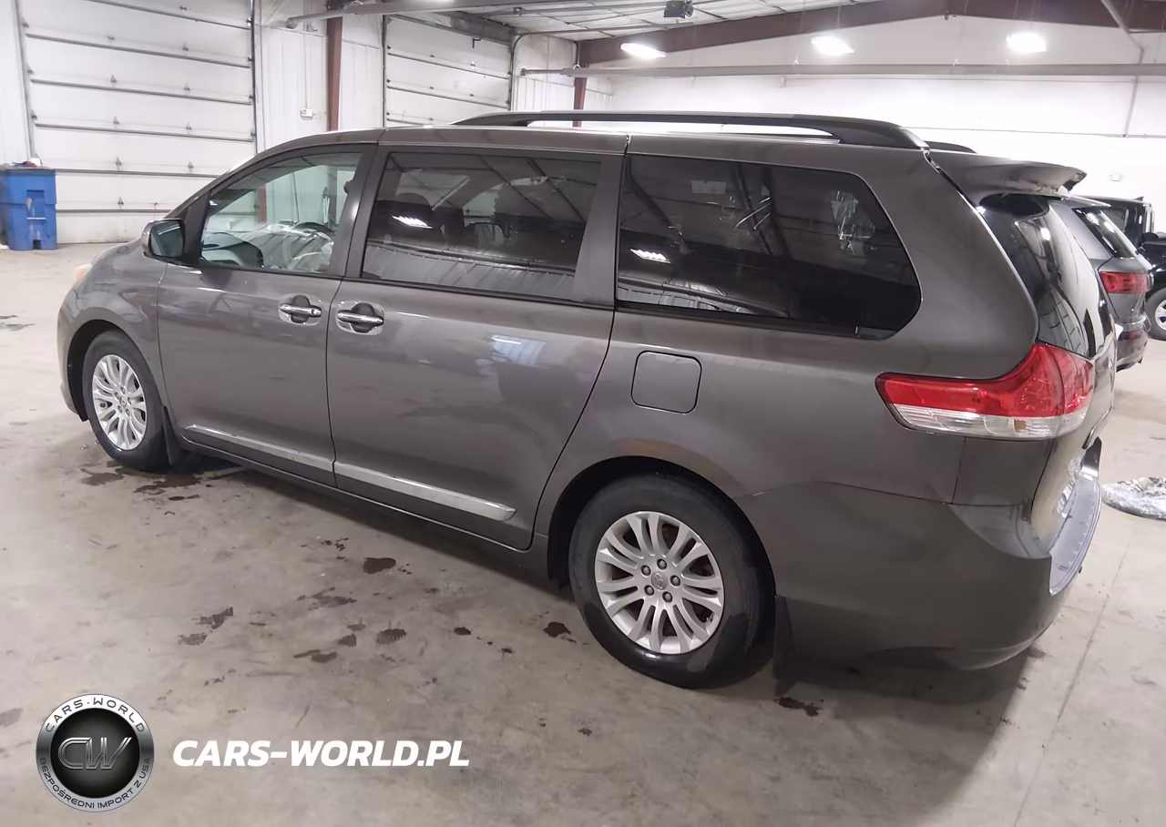 2013 Toyota Sienna Xle V6 8 Passenger VIN:5TDYK3DCXDS334073 - 3