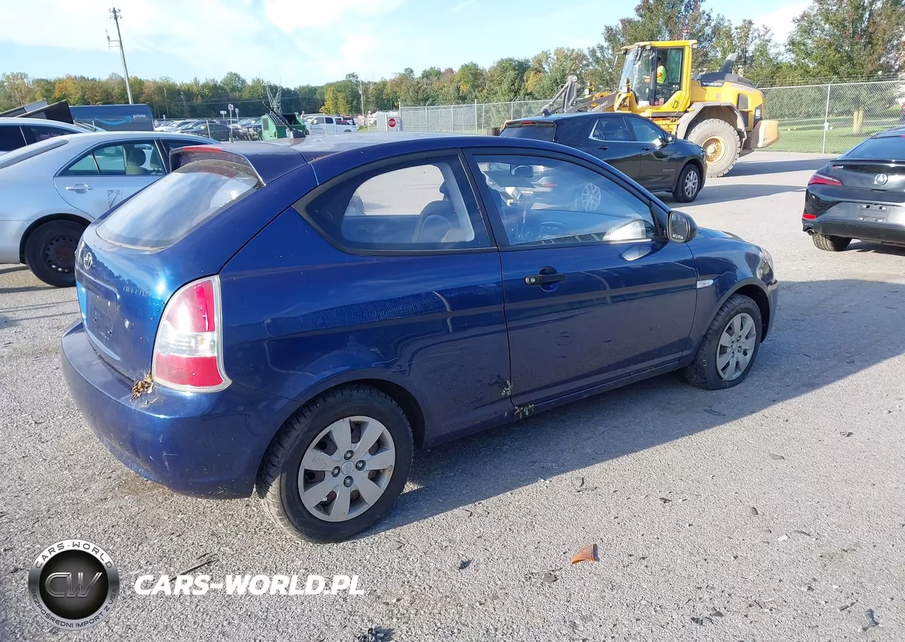 2011 Hyundai Accent VIN:KMHCM3AC5BU192339 - 4