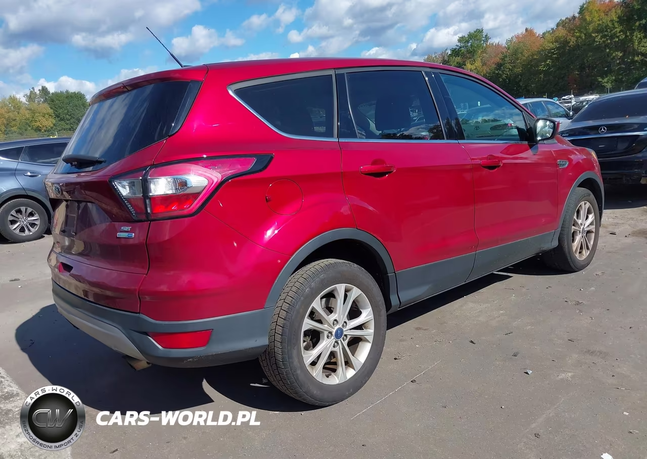 2017 Ford Escape Se VIN:1FMCU9GD7HUD23802 - 4