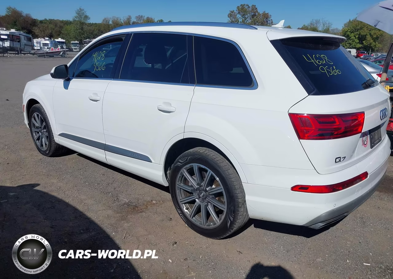2017 Audi Q7 3.0T Premium VIN:WA1LAAF72HD015585 - 3