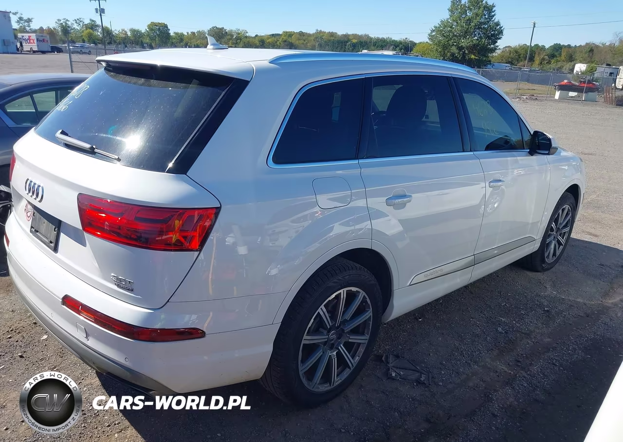 2017 Audi Q7 3.0T Premium VIN:WA1LAAF72HD015585 - 4