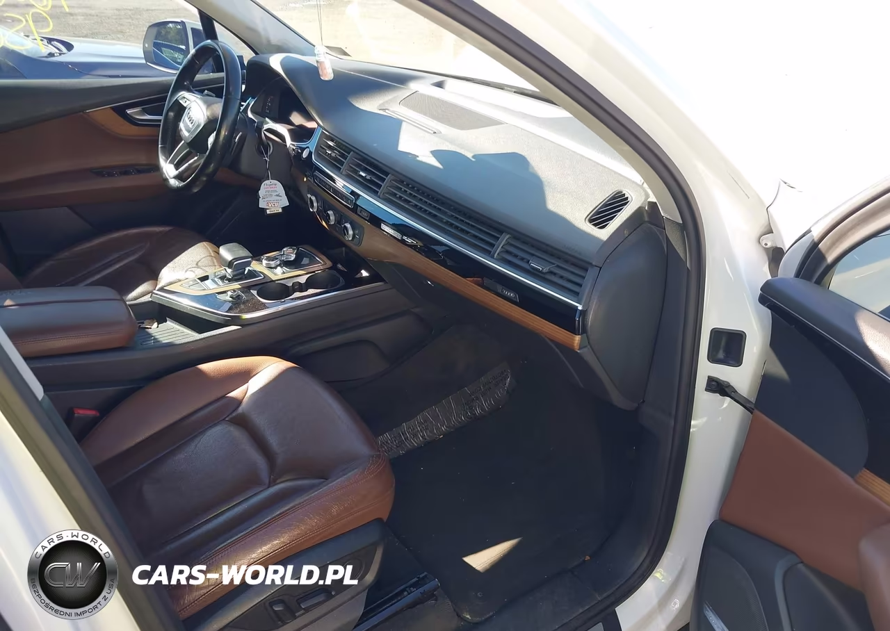 2017 Audi Q7 3.0T Premium VIN:WA1LAAF72HD015585 - 5