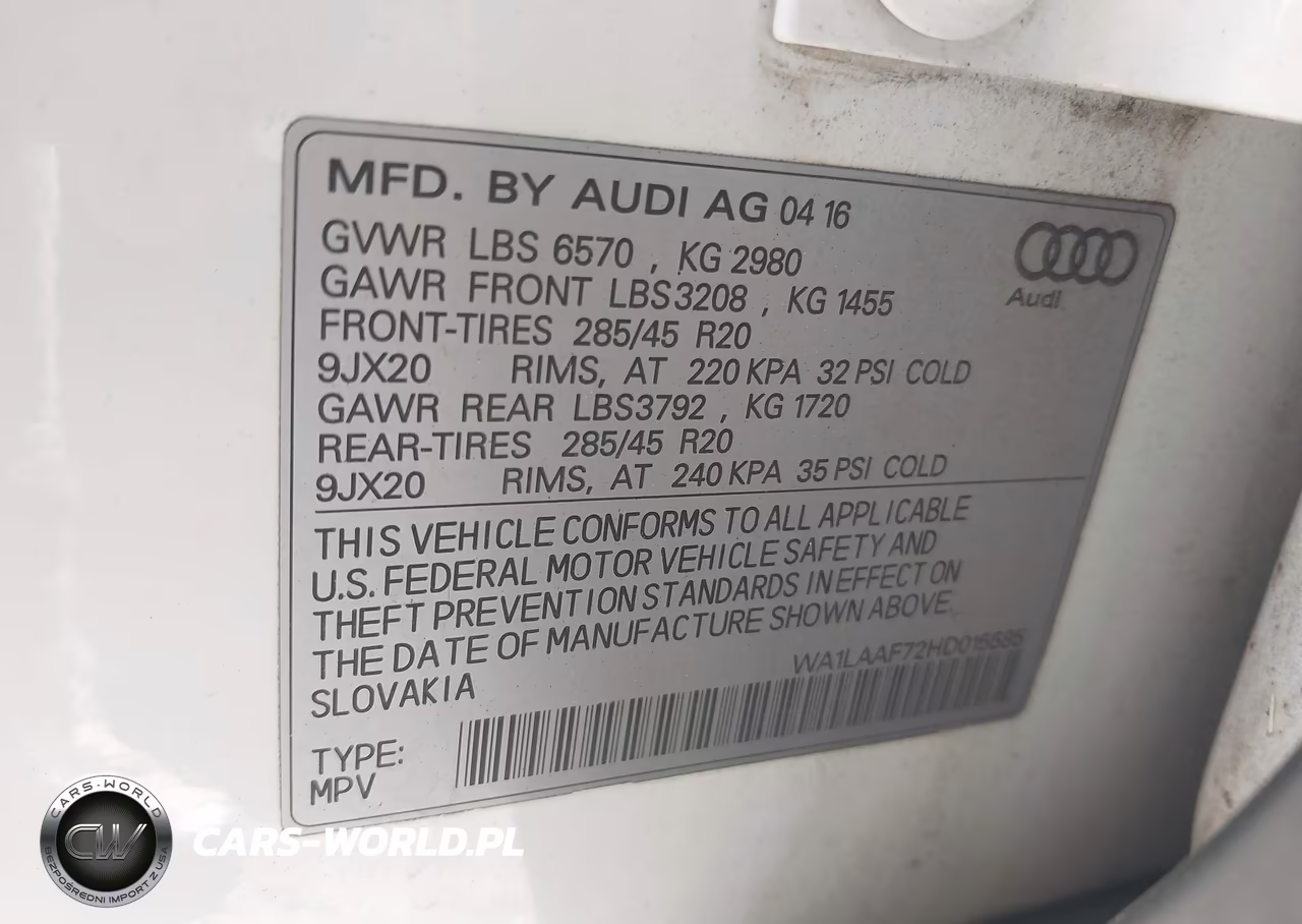 2017 Audi Q7 3.0T Premium VIN:WA1LAAF72HD015585 - 9