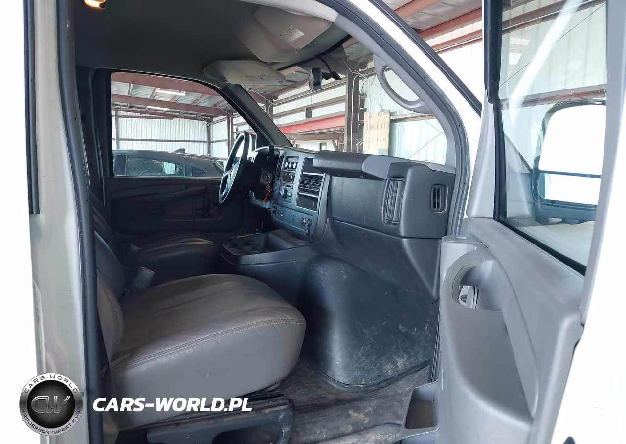 2014 Chevrolet Express 2500 Diesel VIN:1GCWGFFL9E1189551 - 5