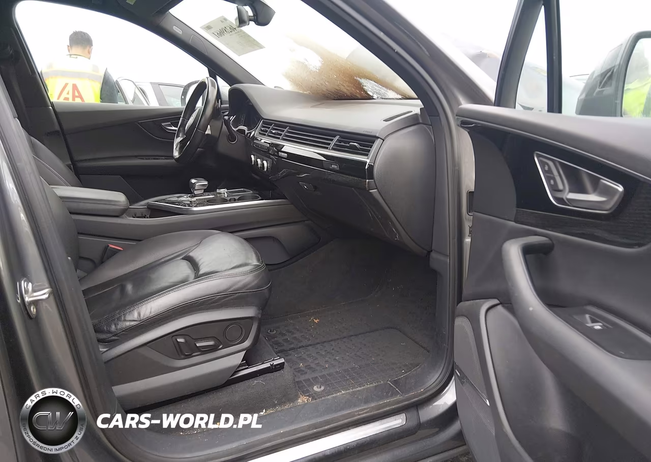2017 Audi Q7 3.0T Premium VIN:WA1LAAF70HD011907 - 5