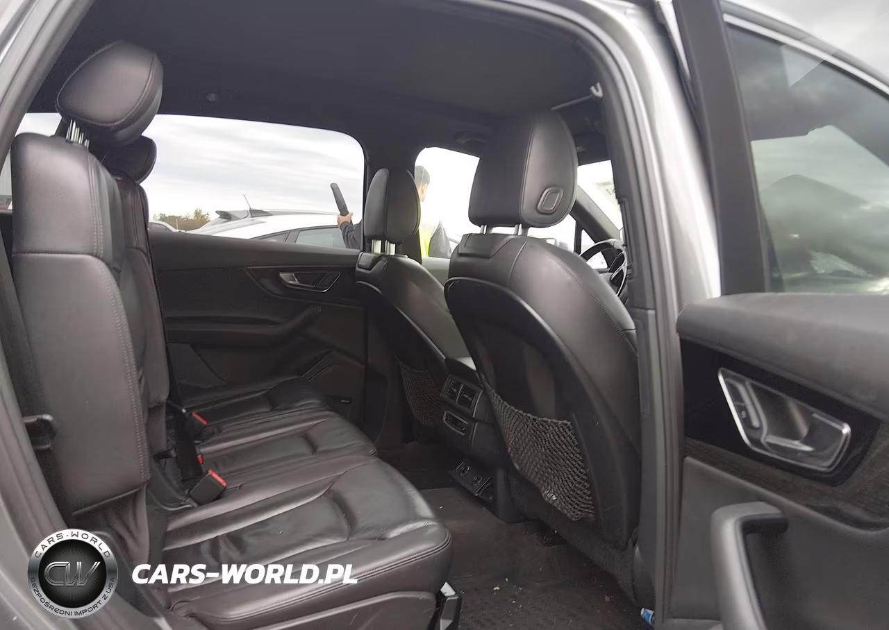 2017 Audi Q7 3.0T Premium VIN:WA1LAAF70HD011907 - 8