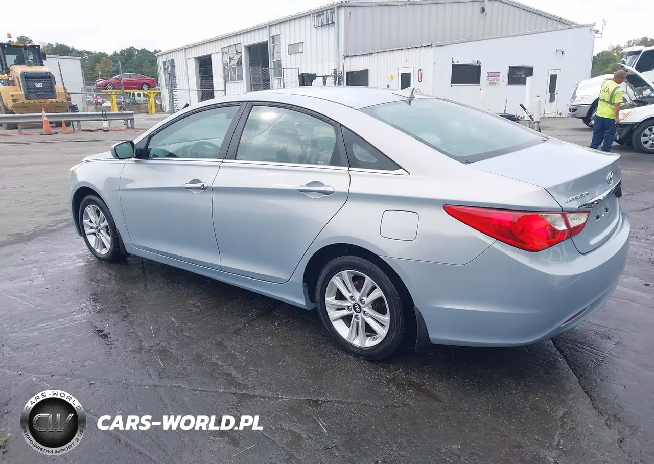2012 Hyundai Sonata Gls VIN:5NPEB4AC4CH447566 - 3