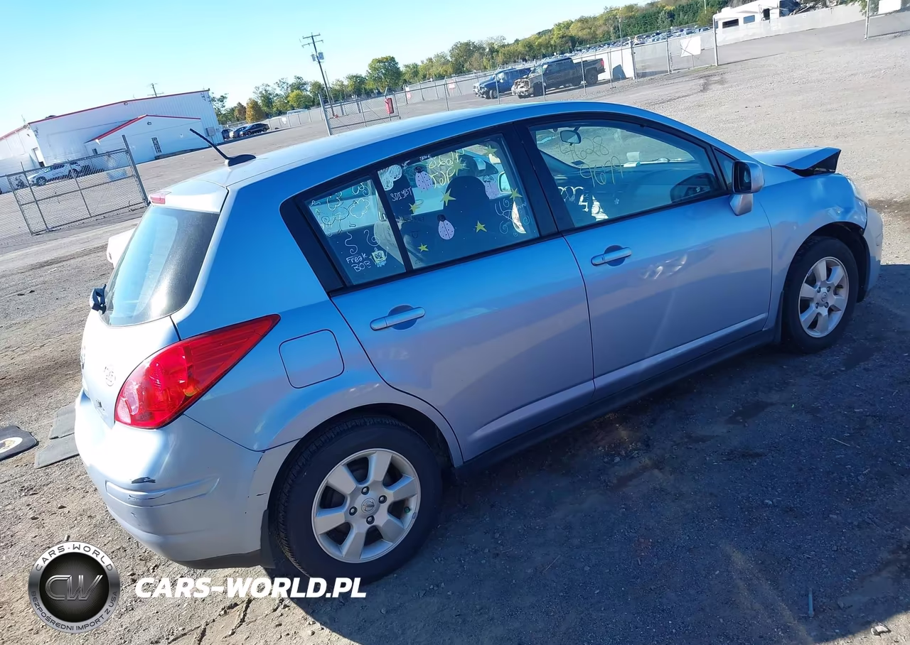 2009 Nissan Versa 1.8Sl VIN:3N1BC13E79L403215 - 4