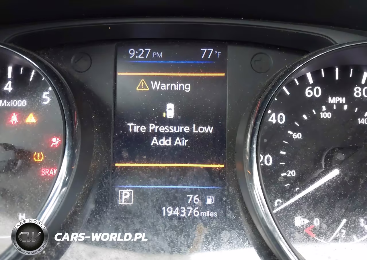 2018 Nissan Rogue S VIN:5N1AT2MT6JC815276 - 15
