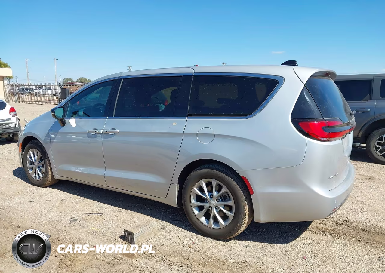 2026 Chrysler Pacifica Limited VIN:2C4RC1GG6TR206019 - 14