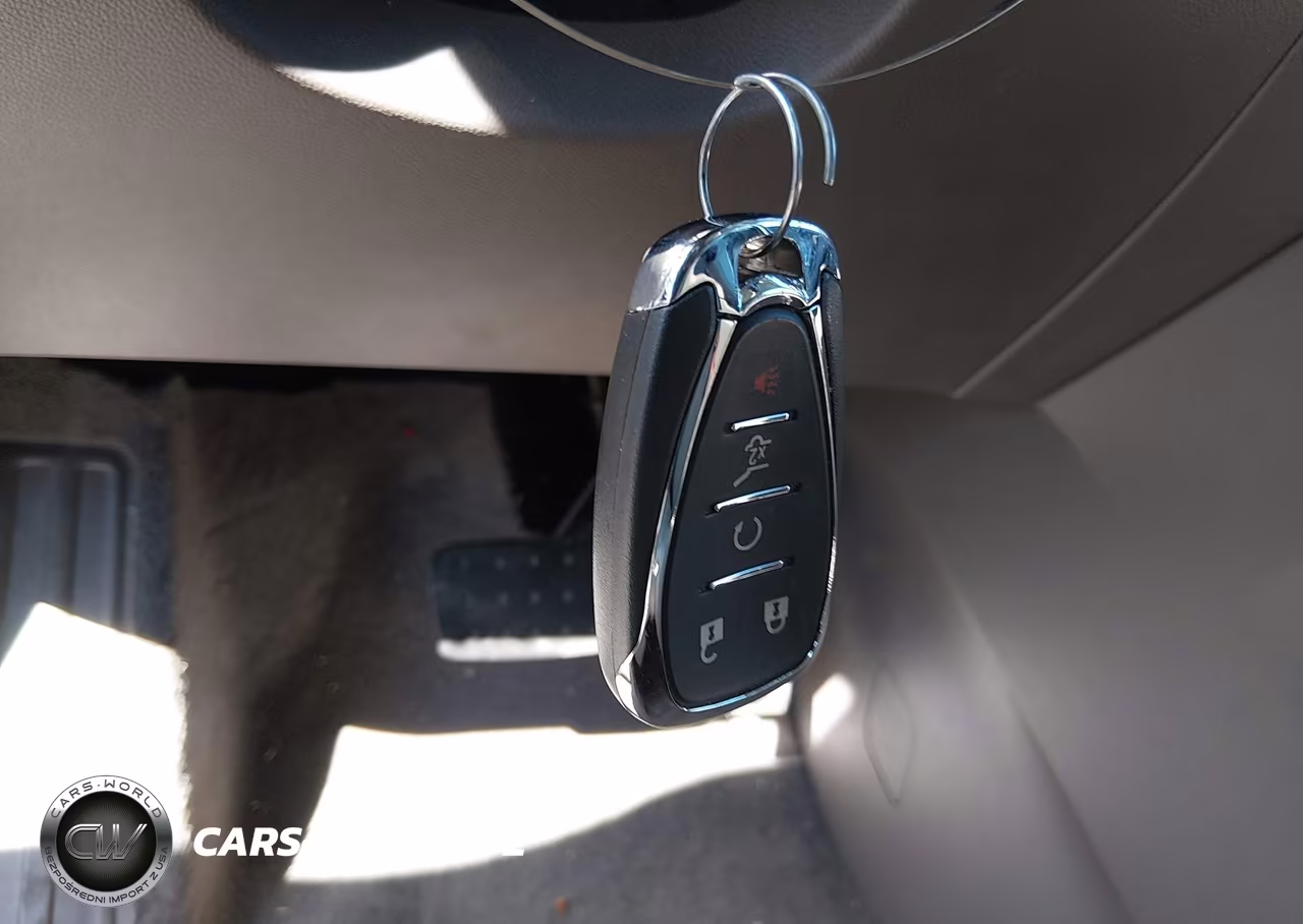 2019 Chevrolet Traverse Premier VIN:1GNERKKW7KJ304245 - 11