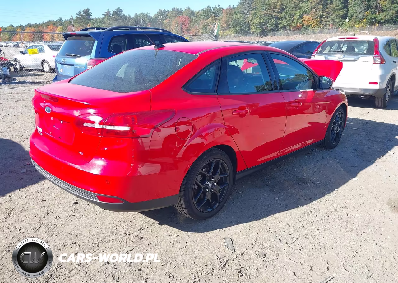 2016 Ford Focus Se VIN:1FADP3F22GL298802 - 4