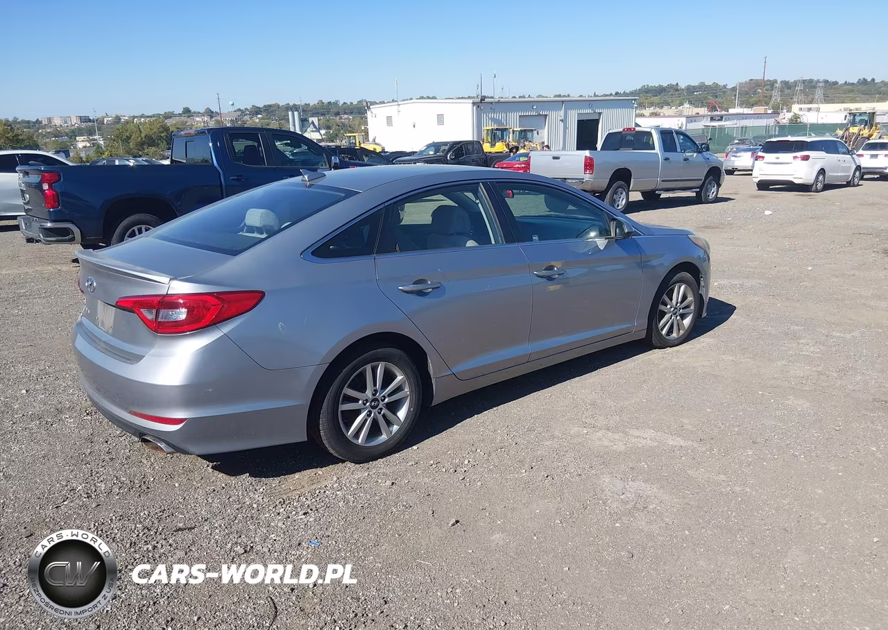 2017 Hyundai Sonata VIN:5NPE24AF5HH575168 - 4
