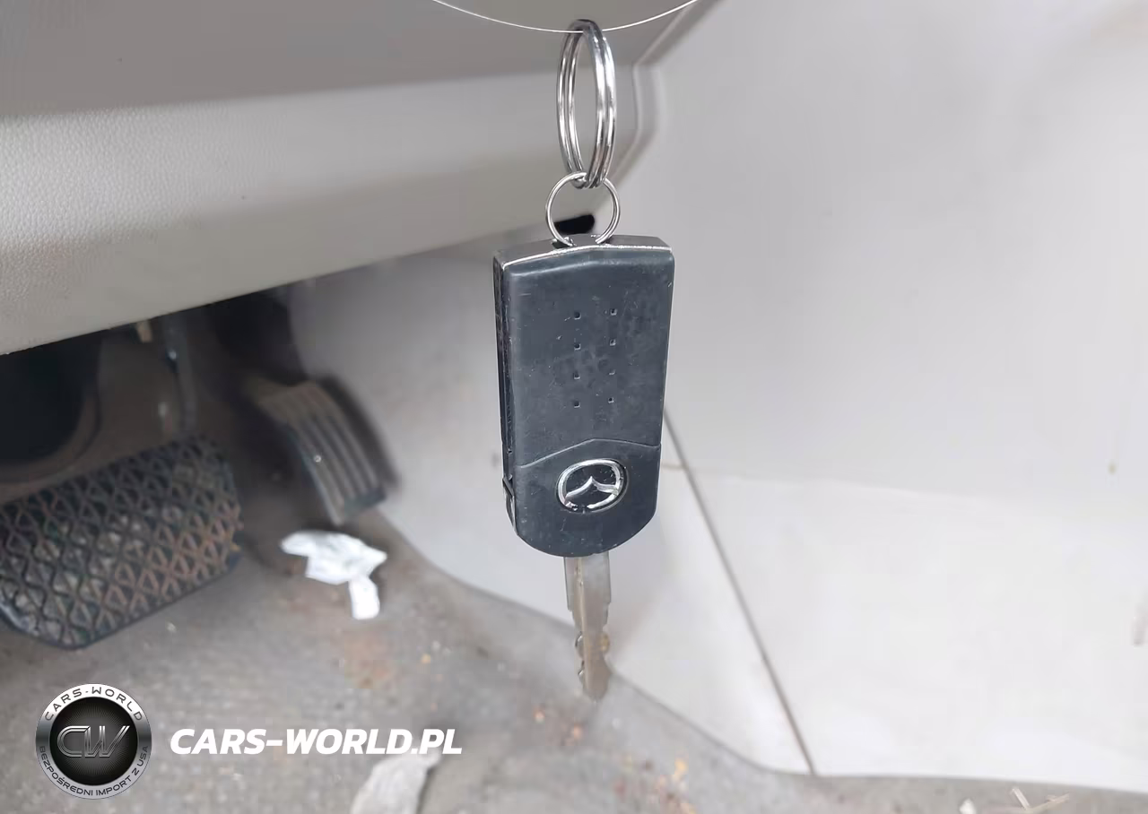 2008 Mazda Mazda5 Touring VIN:JM1CR293080320913 - 11