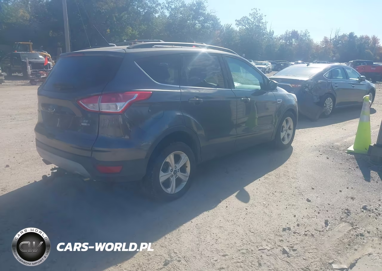 2015 Ford Escape Se VIN:1FMCU9GX7FUB22649 - 4