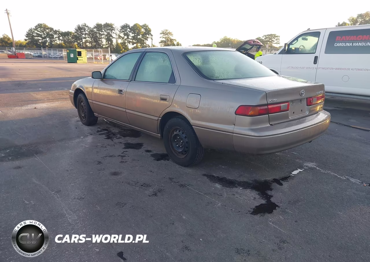 1999 Toyota Camry Le VIN:4T1BG22K5XU918842 - 3
