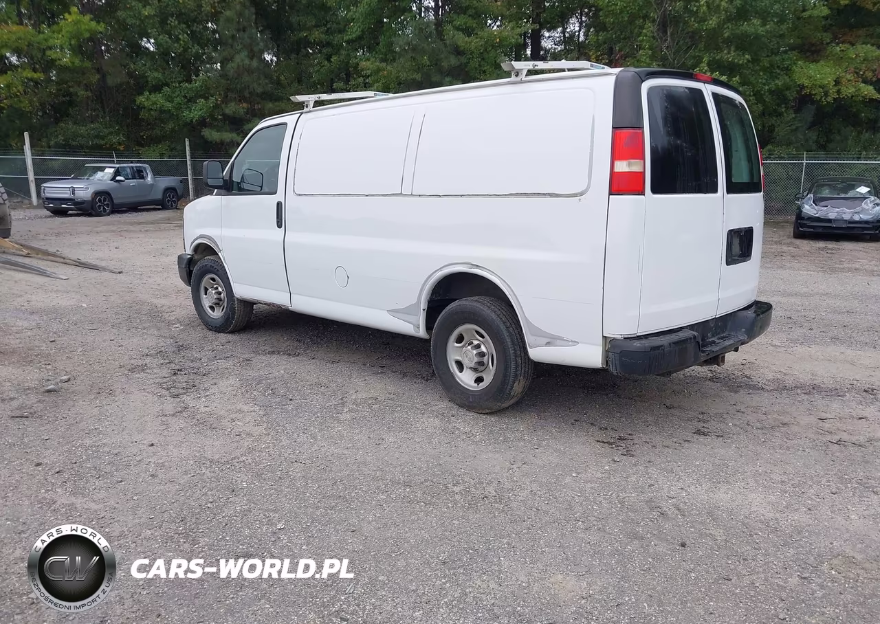 2013 Chevrolet Express 2500 Work Van VIN:1GCWGFBA5D1100979 - 3