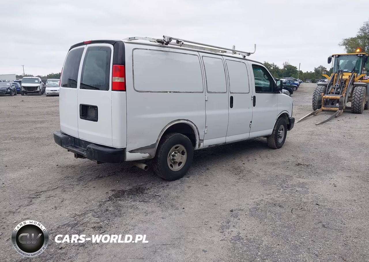 2013 Chevrolet Express 2500 Work Van VIN:1GCWGFBA5D1100979 - 4