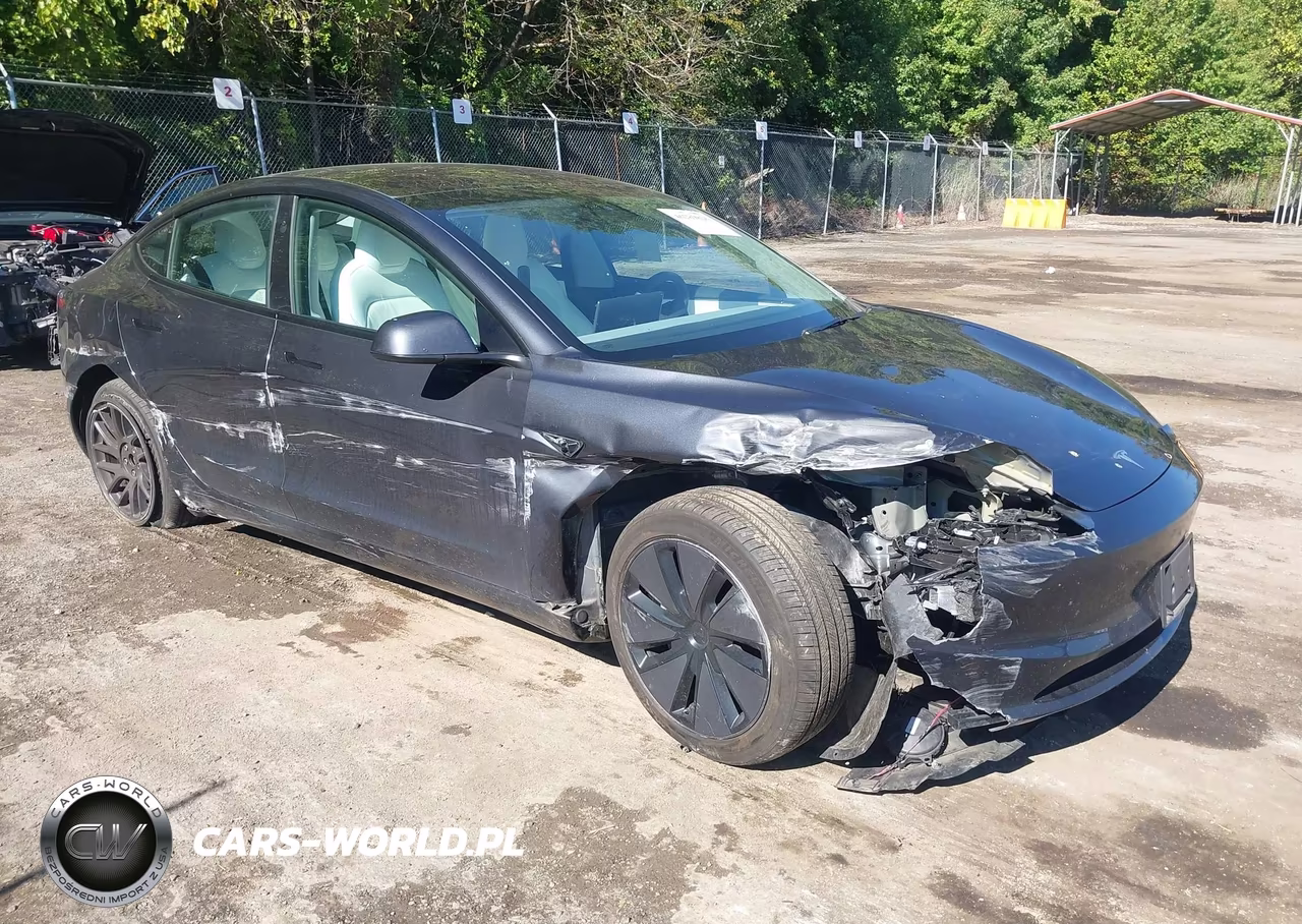 2025 Tesla Model 3 Long Range All-Wheel Drive – zdjęcie 1 z 15