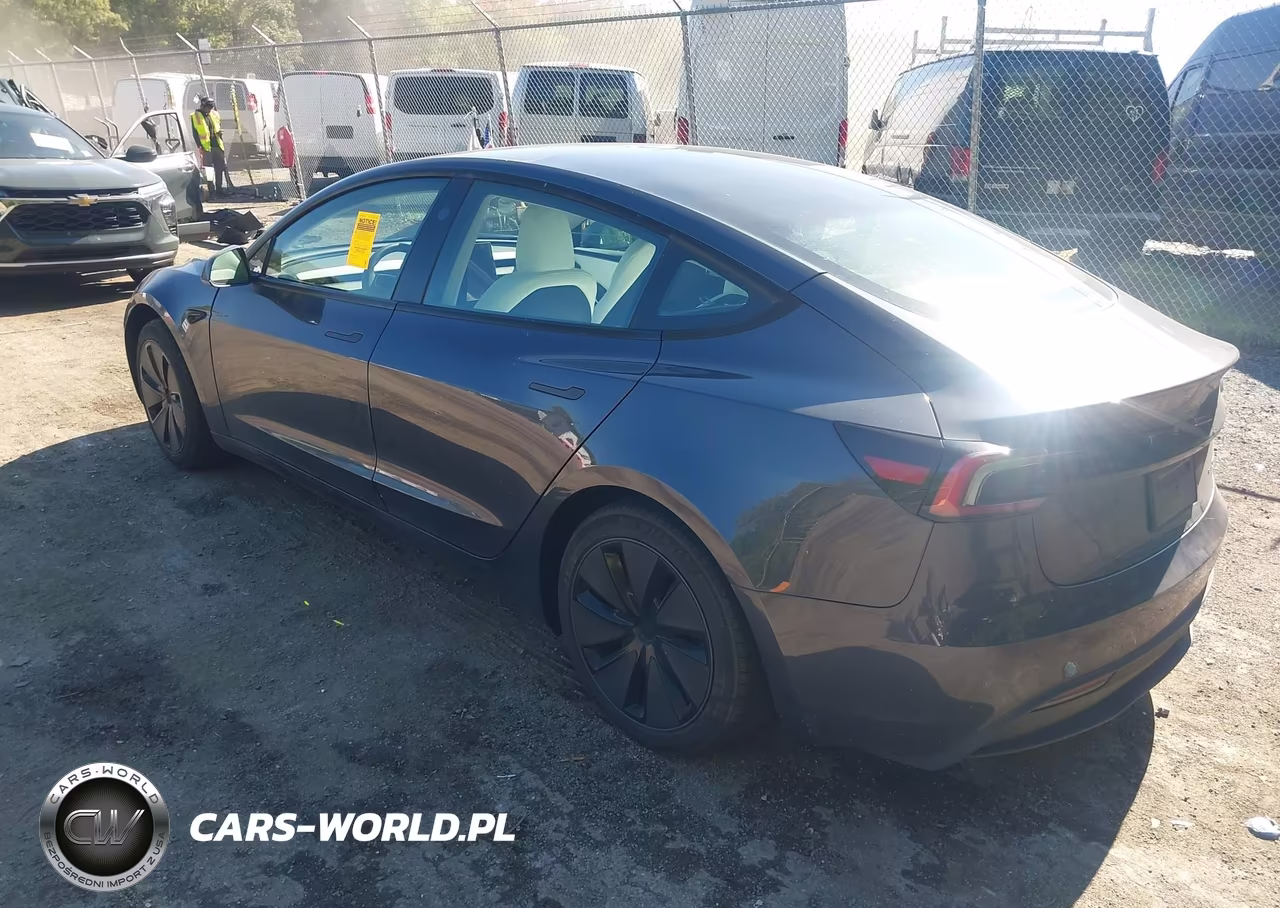 2025 Tesla Model 3 Long Range All-Wheel Drive VIN:5YJ3E1EB1SF911635 - 3