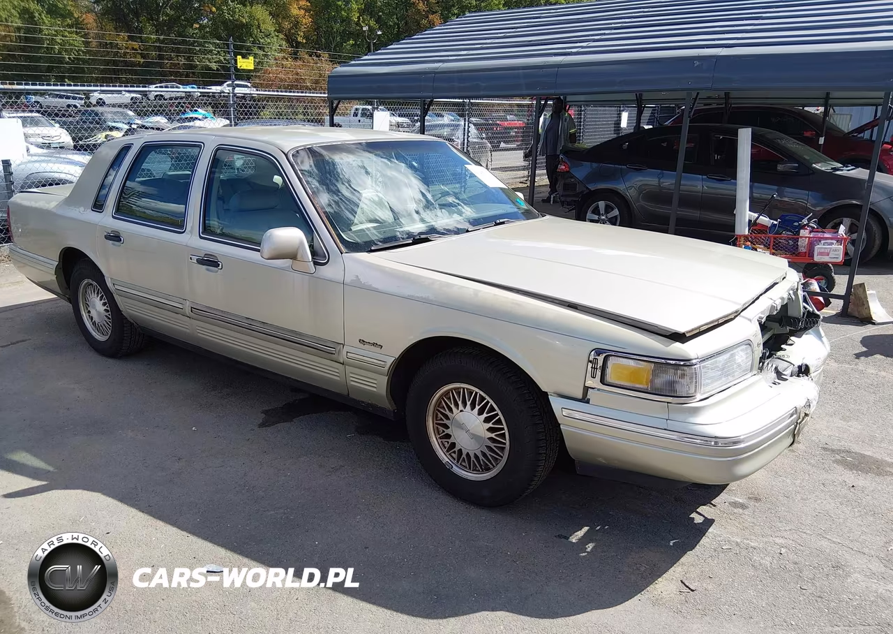 1997 Lincoln Town Car Signature VIN:1LNLM82W5VY732999 - 1