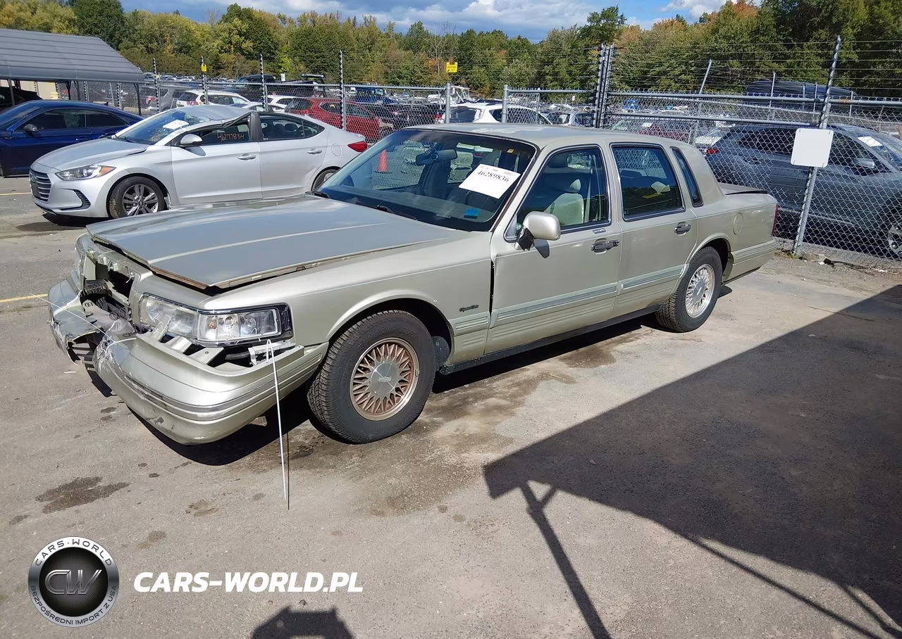 1997 Lincoln Town Car Signature VIN:1LNLM82W5VY732999 - 2