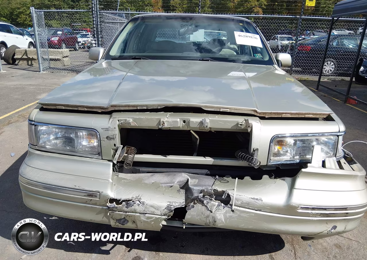 1997 Lincoln Town Car Signature VIN:1LNLM82W5VY732999 - 6